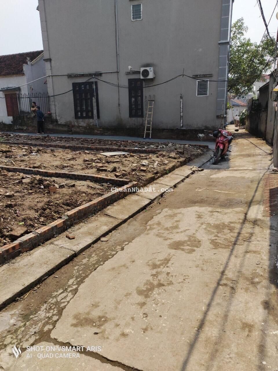 Cần bán lô đất TT cHÚC Sơn lô góc 2 mặt thoáng