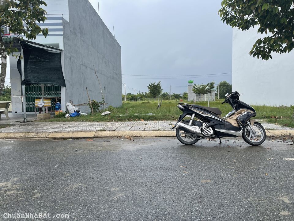 Một vốn bốn lời mua ngay đất Hưng Nhơn, Tân Kiên, Bình Chánh, gần trường tiểu học Tân Kiên