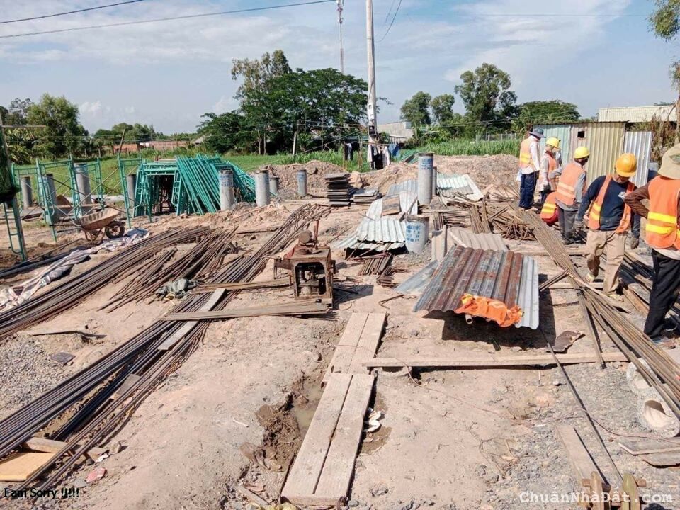 Hành trình trên đất Miền Tây chỉ với 2,5 tỷ đồng - Tuyến phố mặt tiền 30m. Hành trình trên đất Miền Tây chỉ với 2,5 tỷ đồng - Tuyến phố mặt tiền 30m.