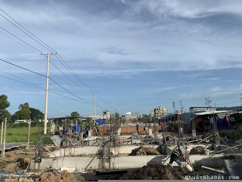 Hành trình trên đất Miền Tây chỉ với 2,5 tỷ đồng - Tuyến phố mặt tiền 30m. Hành trình trên đất Miền Tây chỉ với 2,5 tỷ đồng - Tuyến phố mặt tiền 30m.