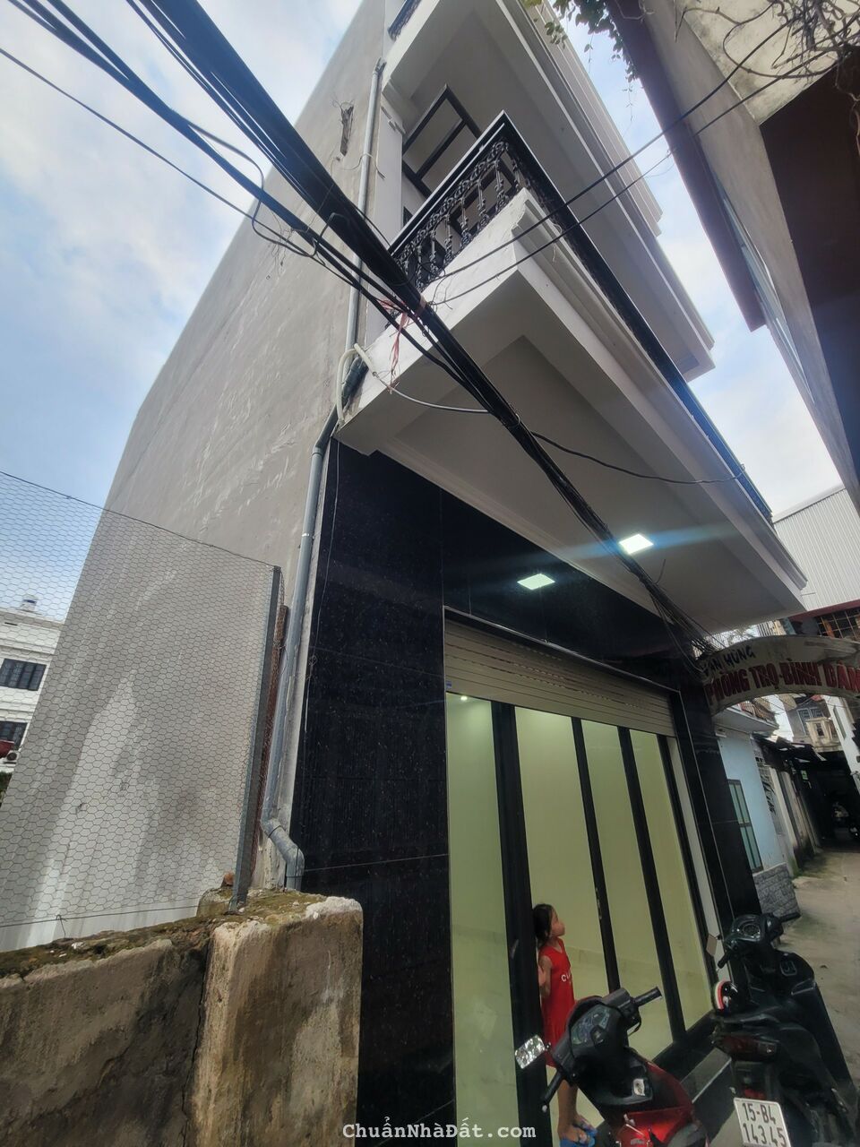 Bán nhà 3 tầng độc lập ,oto đõ thoải mái tại ngõ Chợ Hàng