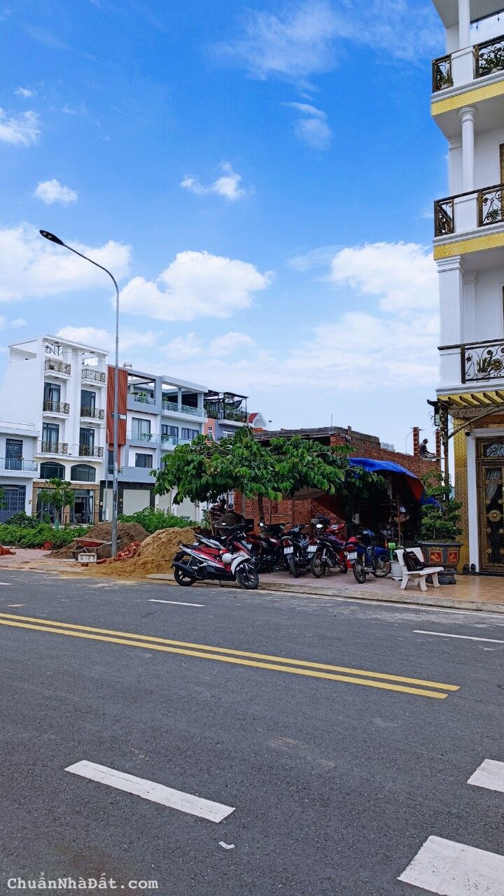 Cần ra gấp 2 lô đất thổ cư 100%, gần bệnh viện Bình Tân