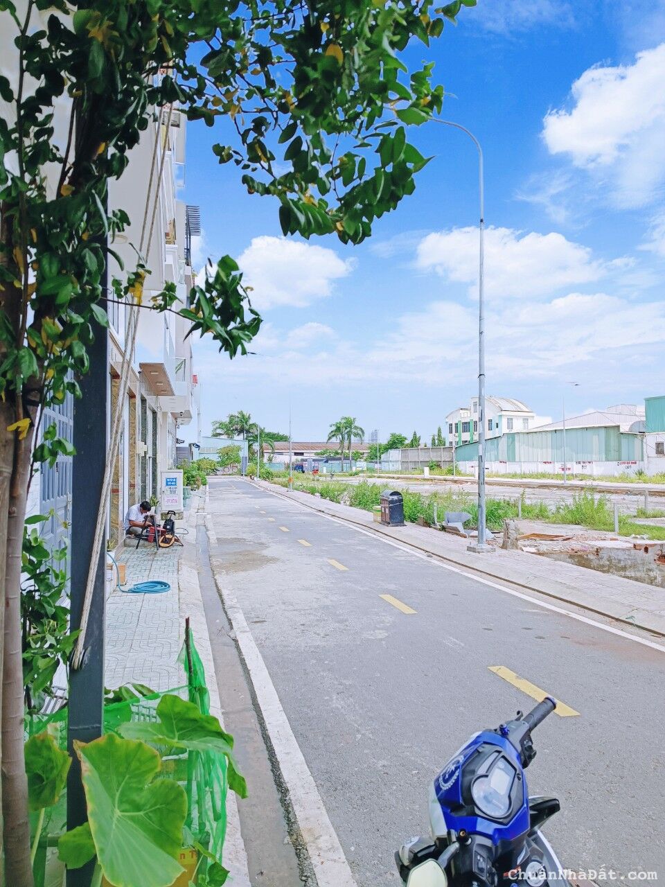 Cần ra gấp 2 lô đất thổ cư 100%, gần bệnh viện Bình Tân