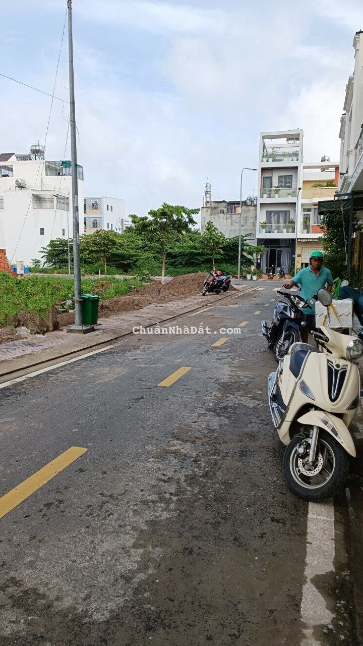 Đất mặt tiền Bình Tân 75m2 nở hậu hẻm 20m Sổ Riêng