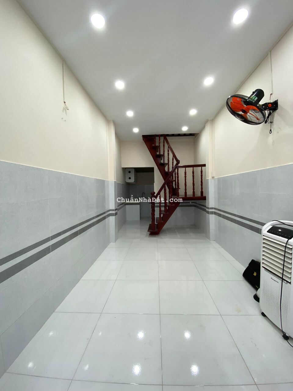 Nguyễn Văn Cừ Quận 5 – Ô tô đến nhà 32m2- Hiếm - Giá chỉ 4.3 Tỷ. LH: 0967630384