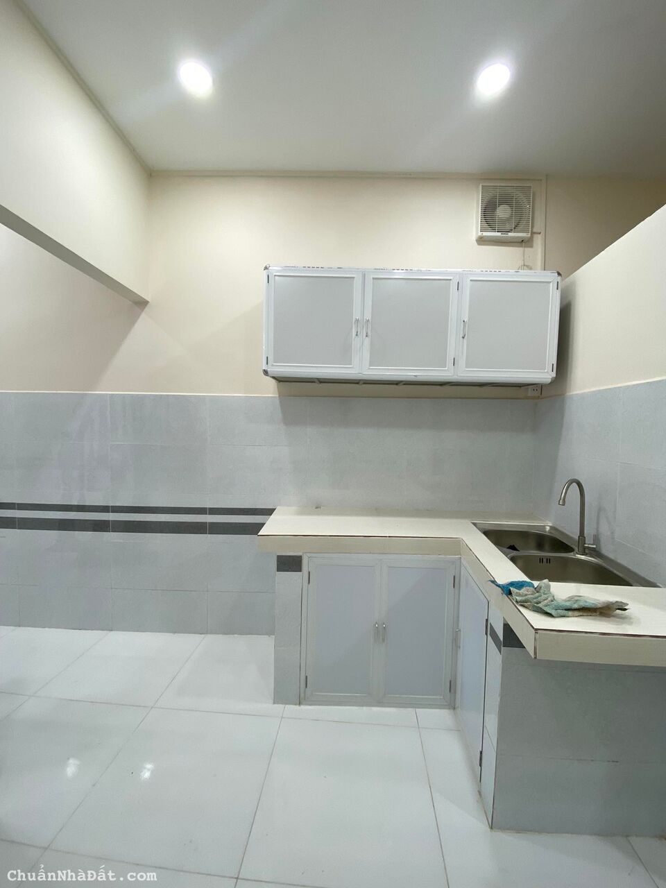 Nguyễn Văn Cừ Quận 5 – Ô tô đến nhà 32m2- Hiếm - Giá chỉ 4.3 Tỷ. LH: 0967630384