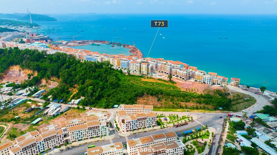 Bán ShopHouse Vị trí đắc địa tại Thị Trấn Địa Trung Hải Phú Quốc Bán ShopHouse Vị trí đắc địa tại Thị Trấn Địa Trung Hải Phú Quốc