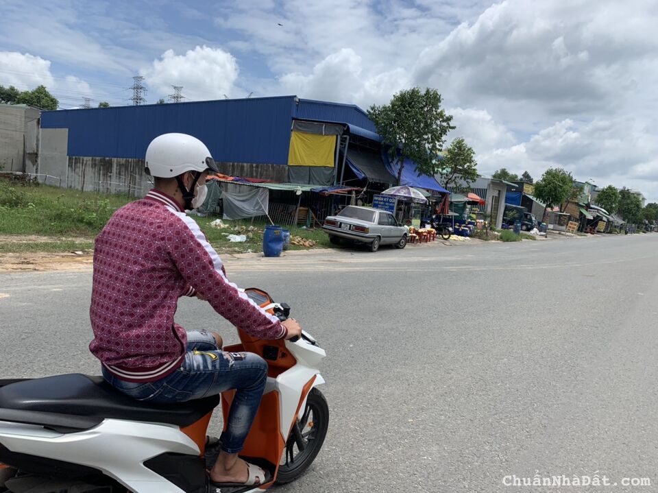 Tôi chính chủ cần bán 2 lô đất ở khu đô thị Mỹ Phước 3, đang kẹt tiền cần bán gấp, vị trí đẹp