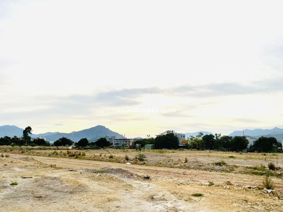 Cần bán lô đất chính chủ ven sông Cổ Cò