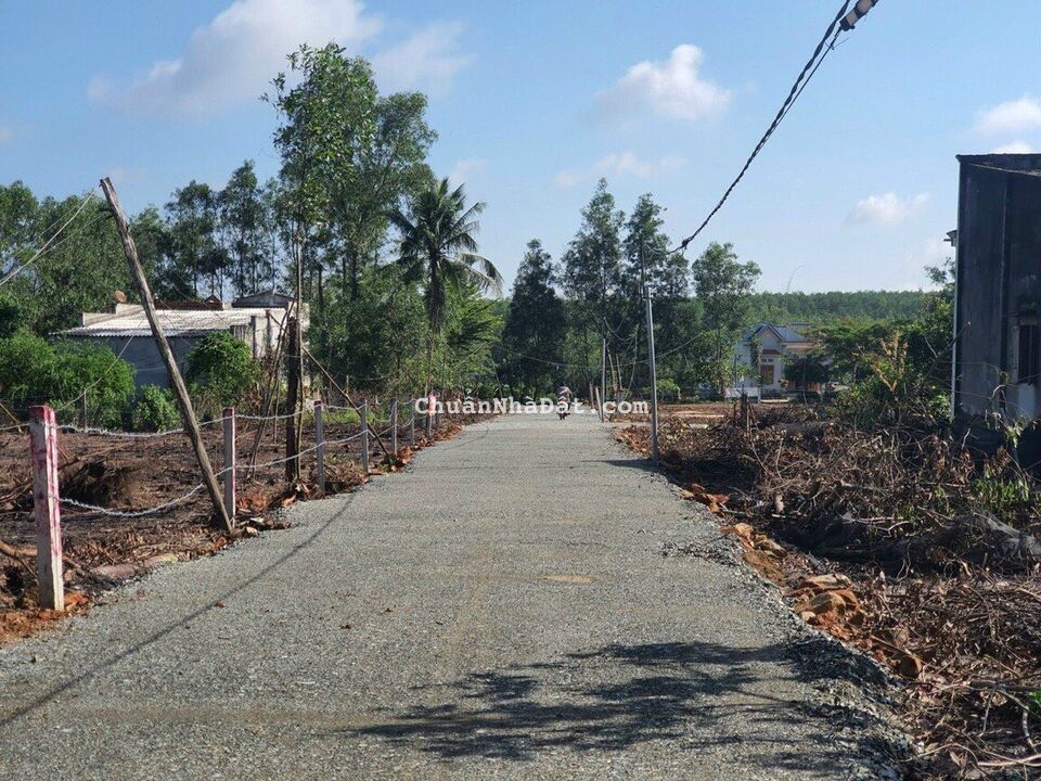 cần bán gấp lô đất đẹp liền kề kcn becamex -vsip sơn mỹ