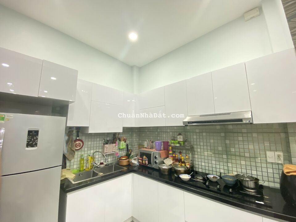 Bán nhà 38m2, 4tầng, HXH, giá 6,6 tỷ đường Lạc Long Quân, Phường 3, Quận 11