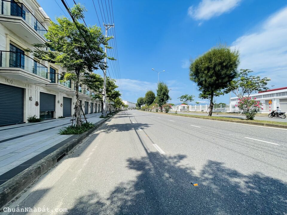 2 căn Liền Kề SHophouse Mê Linh, Block B2.18, bán 5.2 tỷ/nguyên Căn. 0972700420