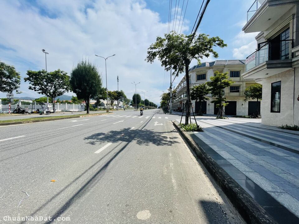 2 căn Liền Kề SHophouse Mê Linh, Block B2.18, bán 5.2 tỷ/nguyên Căn. 0972700420