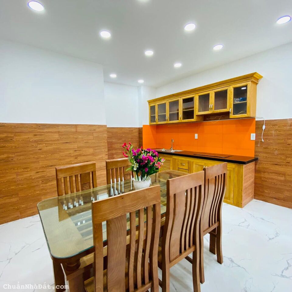 Vị Trí Đẹp, HXH, Đường Nguyễn Văn Lượng, P16,  60M2 ( 4,5M x 14M ), 3 Tầng, Chỉ 6,6 Tỷ