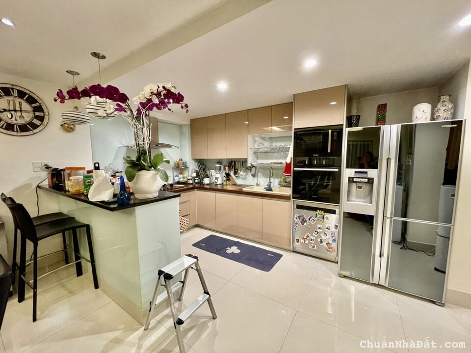 MT cần bán nhanh giá tốt.Đường Nguyễn Bỉnh Khiêm,P đakao.Q1.