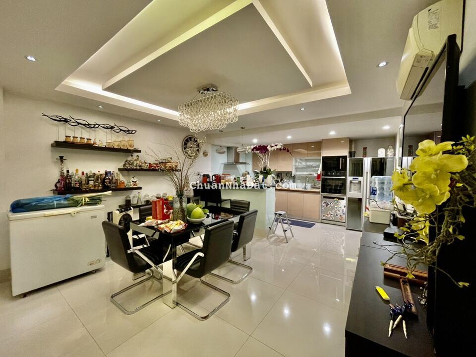 Bán nhà 2MT,Hầm 8 tầng đường Nguyễn Văn Giai,P đakao.Quận 1. Bán nhà 2MT,Hầm 8 tầng đường Nguyễn Văn Giai,P đakao.Quận 1.