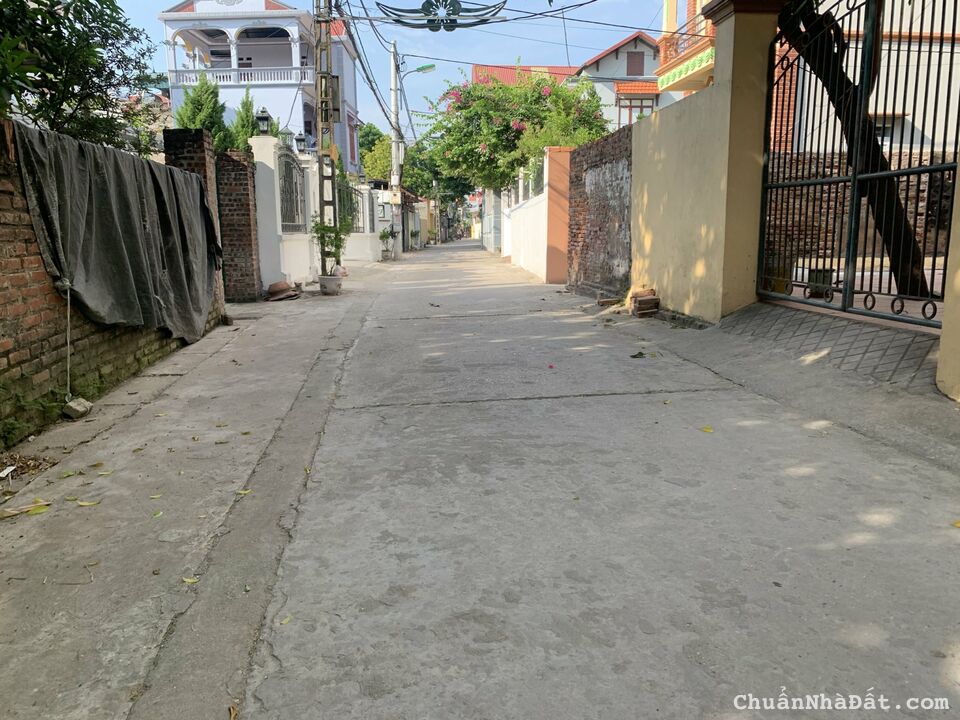 Bán nhà Gia Lâm- dân xây oto vào nhà- kinh doanh