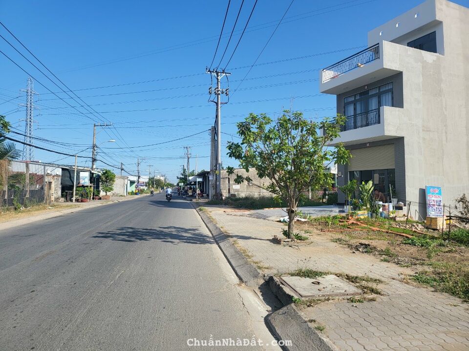 Đất chính chủ mặt tiền vị trí đẹp đường Hoàng Phan Thái, Bình Chánh