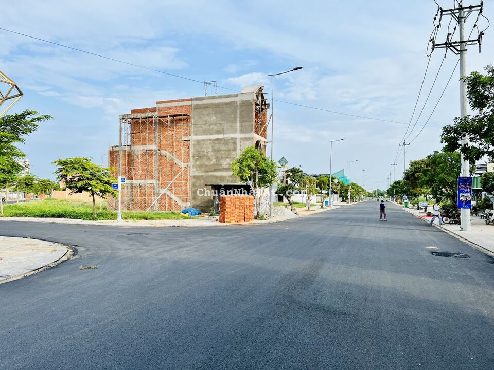 Bán lô biệt thự mặt tiền NTP tt tp Quảng Ngãi