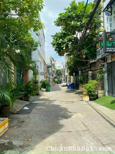 Bán nhà mới sát bên chợ Bà Chiểu. DT: 40m2, 5,5 tỷ Bán nhà mới sát bên chợ Bà Chiểu. DT: 40m2, 5,5 tỷ