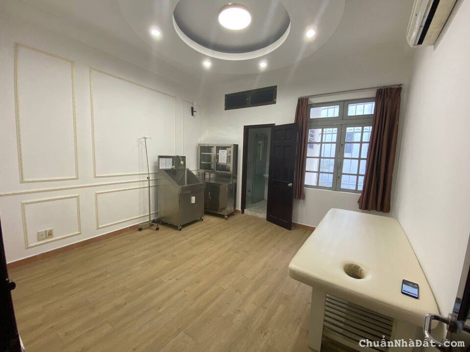 Bán nhà mới sát bên chợ Bà Chiểu. DT: 40m2, 5,5 tỷ Bán nhà mới sát bên chợ Bà Chiểu. DT: 40m2, 5,5 tỷ